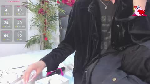 B L A C K  R O S E  online show from March 2, 11:41 am