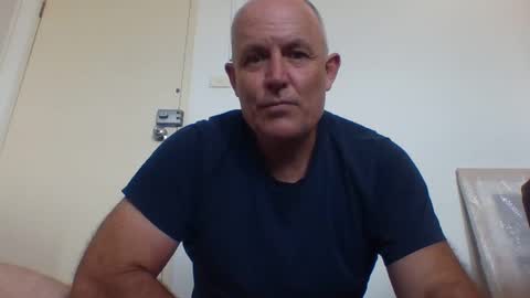 Snapshot of blackdog71 chatting on February 2, 2:06 am blackdog71 online show from February 2, 2:06 am