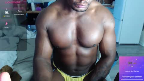 blackmusclegym online show from December 16, 10:44 am