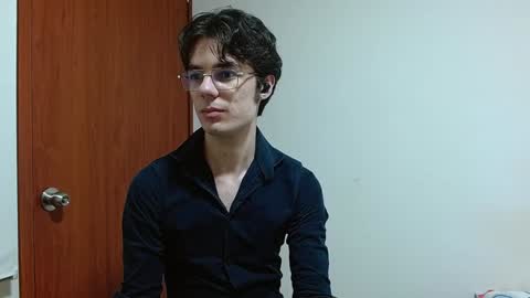 blakeshatter online show from December 12, 1:43 am