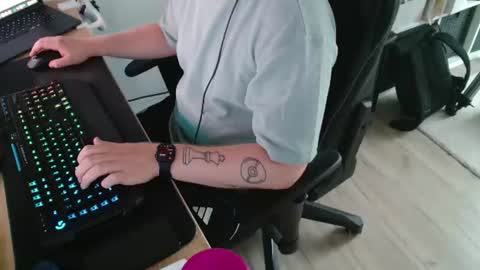 Blank online show from June 29, 7:14 am