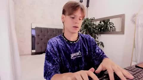 Snapshot of blondie_lover69 chatting on October 20, 9:41 pm Maleeth online show from October 20, 9:41 pm