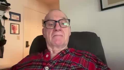 Blueyedudeseattle online show from April 19, 4:06 pm