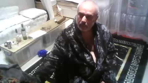 bondgally online show from November 1, 6:06 am