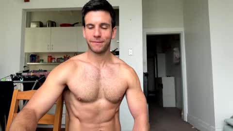 Snapshot of bondi333 chatting on December 4, 9:13 pm Bondi online show from December 4, 9:13 pm