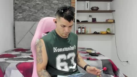 booyhott_ online show from February 11, 7:52 pm