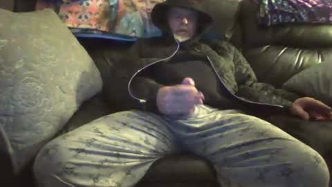 bostonguy1969 online show from March 1, 6:04 am