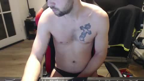 boy_t0y89 online show from December 1, 6:16 am