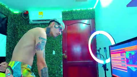 boy_tatto77 online show from February 25, 7:48 pm