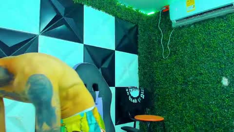 boy_tatto77 online show from April 15, 10:10 pm