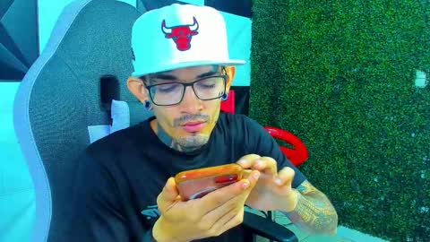 boy_tatto77 online show from March 22, 12:43 pm