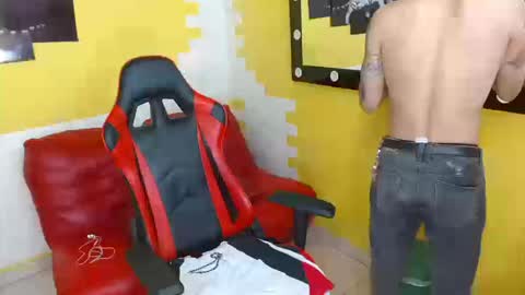 boy_tatto777 online show from September 19, 7:02 pm