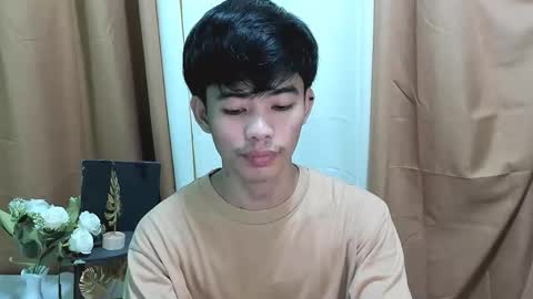 HI IM JAMES DONT FORGET GIVE ME THUMBS UP AND JOIN TO MY FANCLUB online show from November 2, 4:44 pm