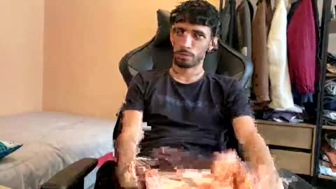 Snapshot of boyzinm2 chatting on October 29, 5:38 pm boyzinm2 online show from October 29, 5:38 pm