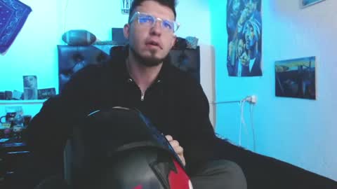 brad hot boy online show from April 17, 6:10 pm