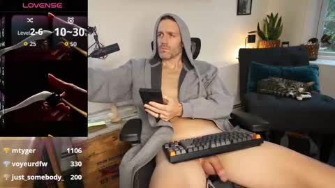 BradBronton online show from November 8, 1:36 pm