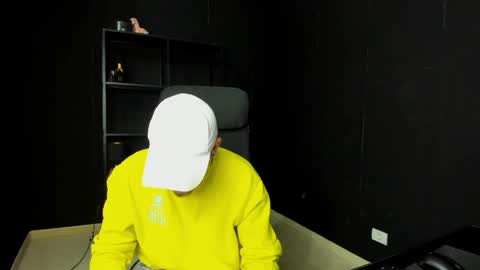 BrandonTateX online show from April 14, 6:18 pm