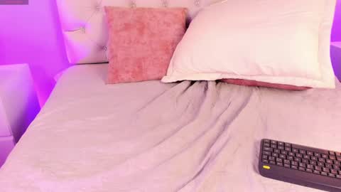   online show from February 13, 3:14 pm