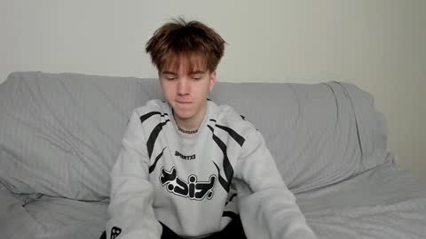 Snapshot of braxiboy chatting on December 12, 8:36 am Brax online show from December 12, 8:36 am