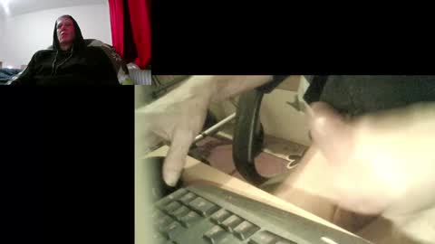 Snapshot of bremer64 chatting on December 11, 7:10 am bremer64 online show from December 11, 7:10 am