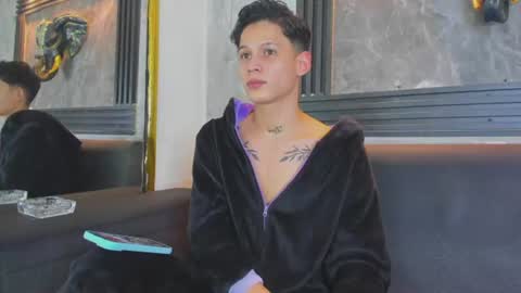 brian_hotof1 online show from July 28, 7:15 pm