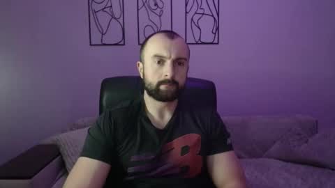 brindlefly69 online show from December 17, 12:45 pm