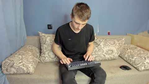 bristlebback online show from April 5, 4:47 pm