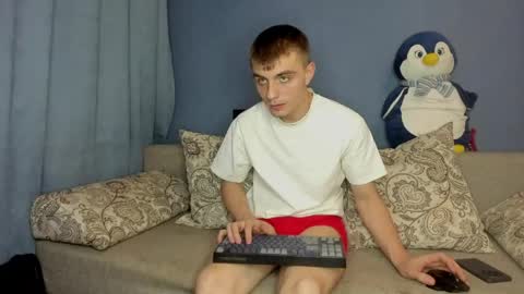 bristlebback online show from June 4, 4:13 pm