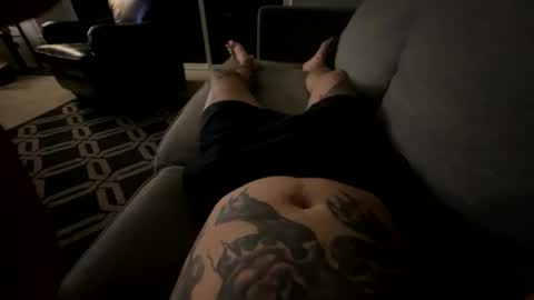 Snapshot of brngitdwn chatting on October 28, 5:21 am BrngItDwn online show from October 28, 5:21 am