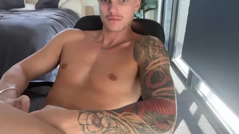 BrooklynTay online show from February 6, 6:10 am