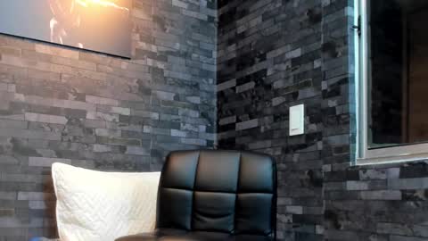 brucedallas online show from February 22, 12:45 am