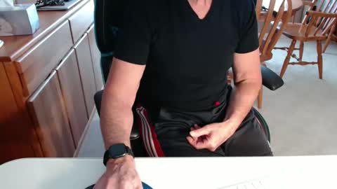 Snapshot of brussells chatting on February 6, 6:13 pm Brussells online show from February 6, 6:13 pm