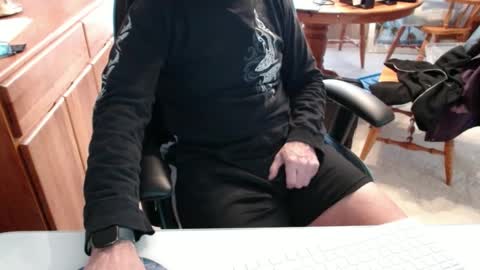 Snapshot of brussells chatting on December 8, 5:11 pm Brussells online show from December 8, 5:11 pm