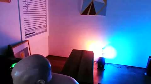 bottom freak online show from February 4, 6:46 am