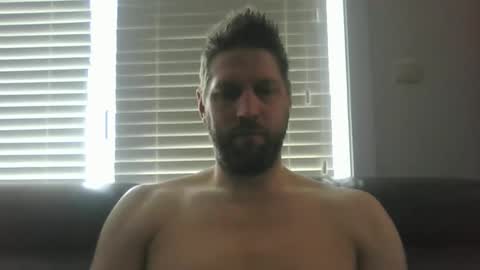 bubblebee1982 online show from February 23, 7:54 am