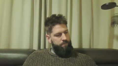 bubblebee1982 online show from December 15, 5:53 pm