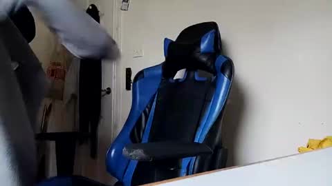 Snapshot of bulkyboners chatting on December 12, 12:22 pm ejaculation for 250 online show from December 12, 12:22 pm