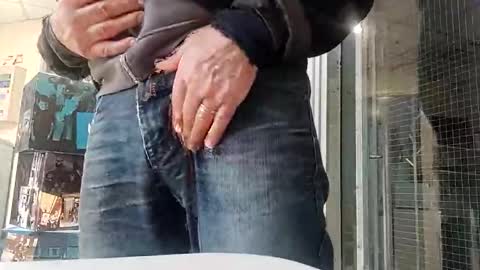 Snapshot of bulkyboners chatting on October 26, 9:22 am ejaculation for 250 online show from October 26, 9:22 am