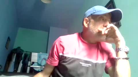 burnleyguy1977 online show from June 4, 10:32 am