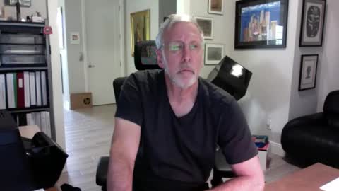 Snapshot of bustinout99 chatting on January 15, 1:20 pm afternoon wood online show from January 15, 1:20 pm