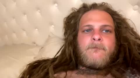 Snapshot of bustinyourbutt chatting on February 3, 4:35 am bustinyourbutt online show from February 3, 4:35 am