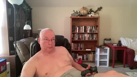 bustyballs100 online show from September 26, 1:53 pm