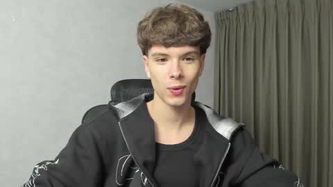 Hey I am Calvin  online show from February 27, 5:12 pm