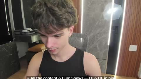 Hey I am Calvin  online show from June 5, 5:41 pm