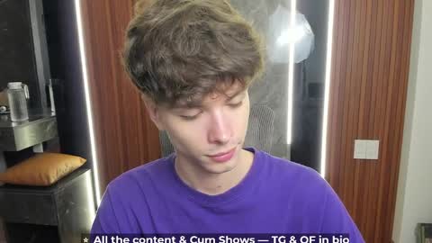 Hey I am Calvin  online show from April 22, 5:50 pm