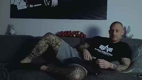 Calvin  online show from December 3, 11:11 pm