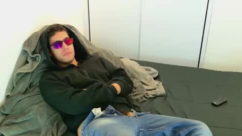 camara110 online show from October 26, 4:25 am