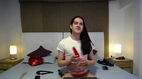 camille_zephyr online show from February 12, 2:03 am