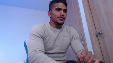 camilo_contre21 online show from April 6, 7:03 pm