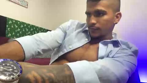 camilo_contre21 online show from December 17, 10:49 pm